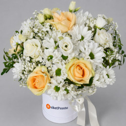 Композиция из роз и хризантем «Пломбир»